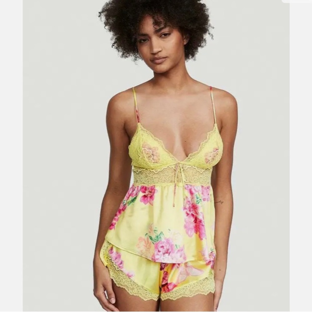 ✨Victoria’s Secret✨ Satin Yellow Floral Cami set, NWT✨🌷💐